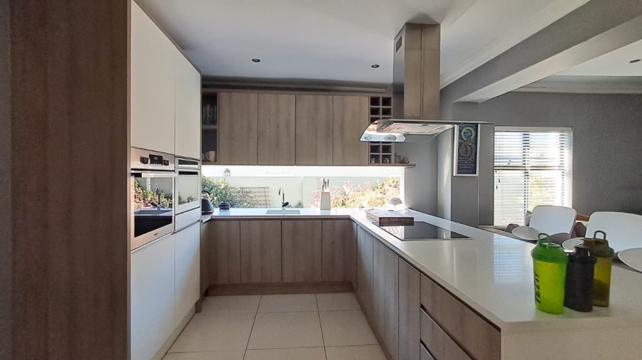 To Let 4 Bedroom Property for Rent in Avalon Estate Western Cape